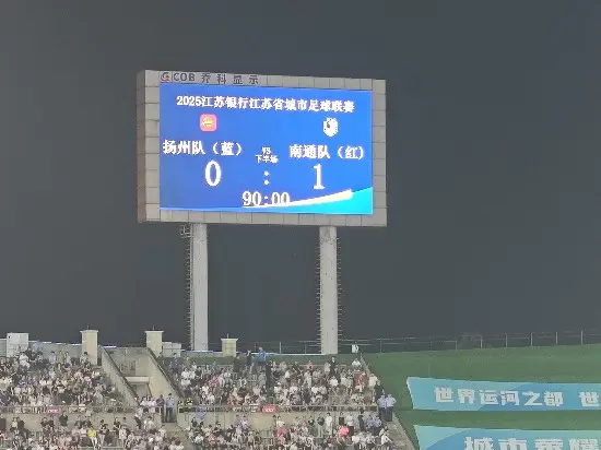 覃虹皓, 屡屡利用反